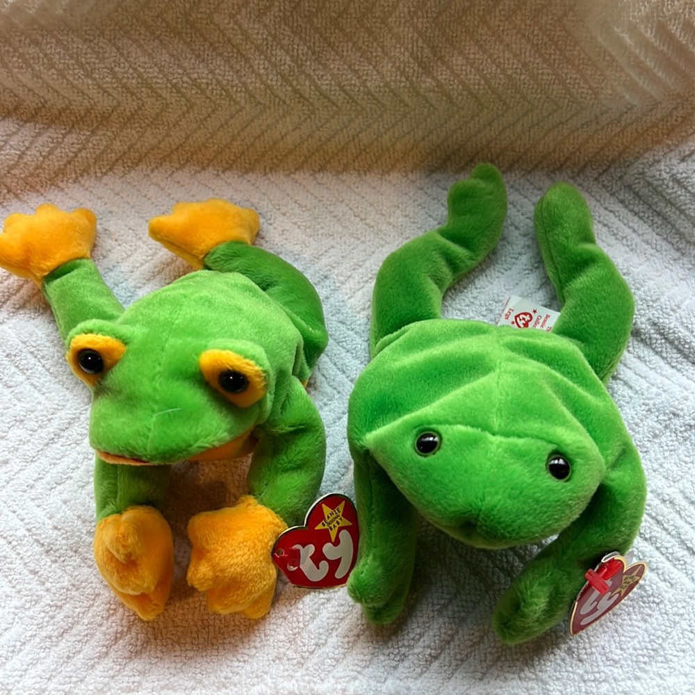 Smoochy and legs ty beanie Babies.  Super cute!  Excellent condition!